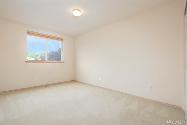 Building Photo - Elegant 3-Bedroom Home with Private Deck & Greenbelt Views!
