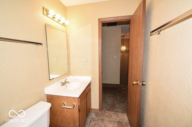 Building Photo - 10325 Liverpool Way