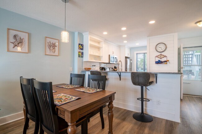 Building Photo - Ocean Dunes 1505 @ 1505 Sand Dollar Ct