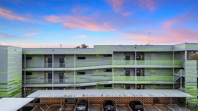 Building Photo - 4004 Banister Ln