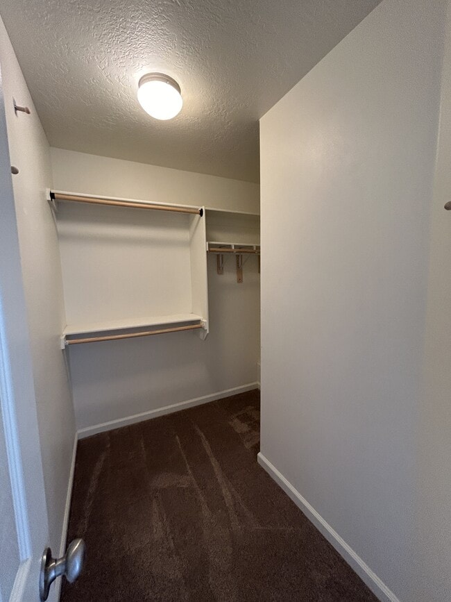 Building Photo - 404 Par Ave
