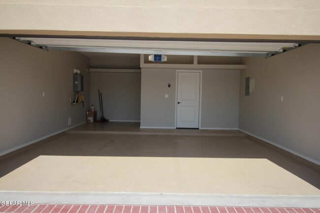 Building Photo - 509 Cedarwood Ave