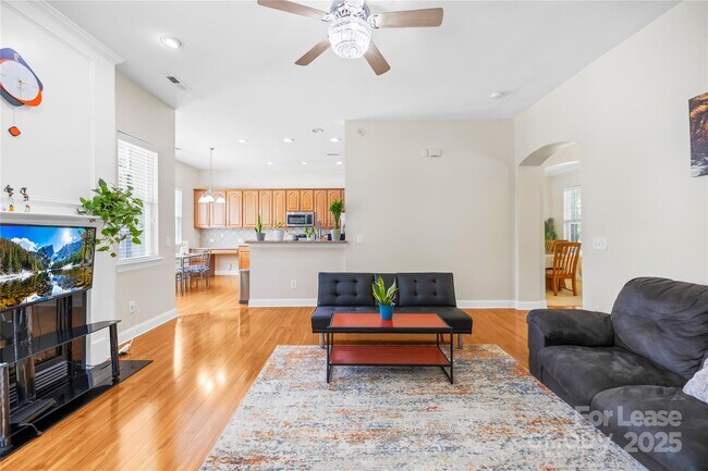 Building Photo - 10732 Alvarado Way