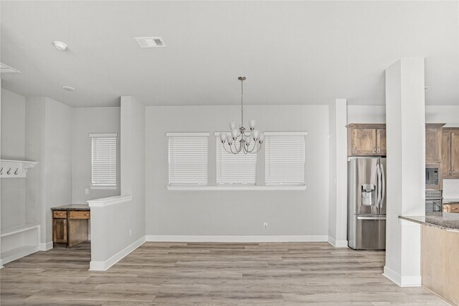 Building Photo - 1621 Rose Willow Wy