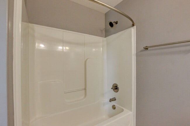 Building Photo - Sweet Splitlevel with Awesome Basement Area