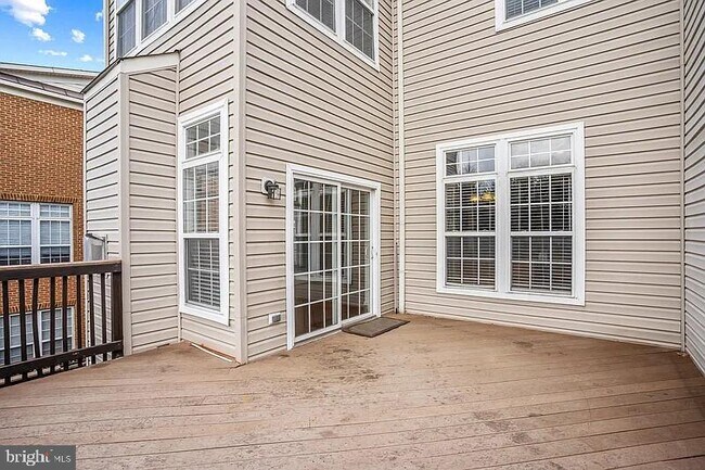Building Photo - 24689 Siltstone Square
