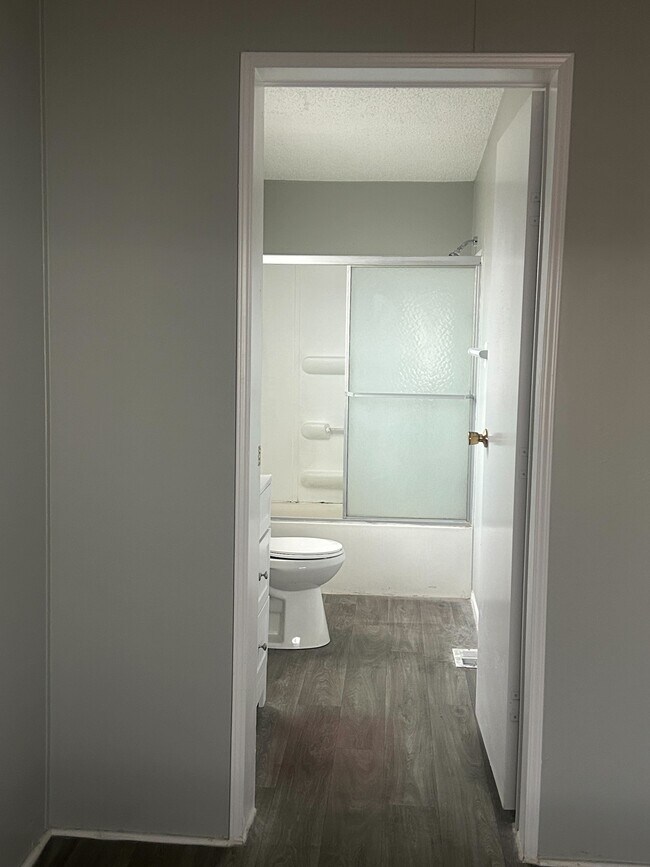 Building Photo - 3601 E Wyoming Ave