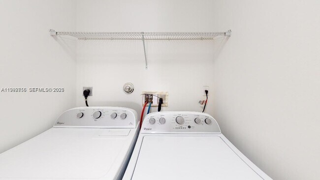 Building Photo - 460 NE 194th Terrace