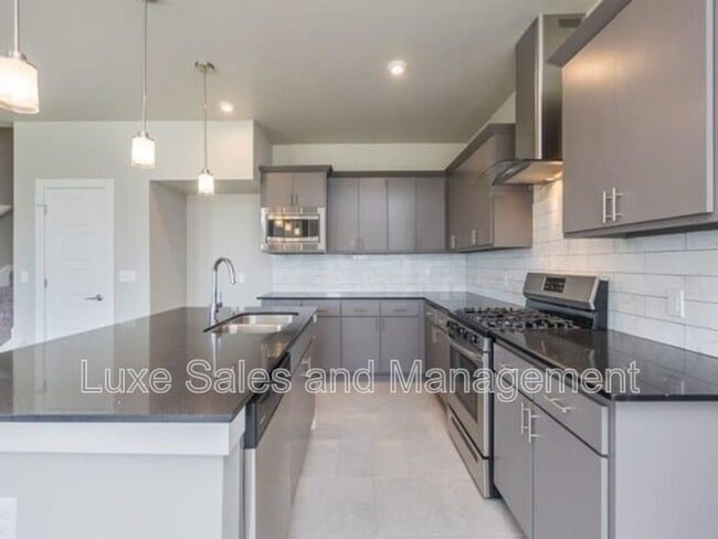 Building Photo - 10608 Glover River Dr
