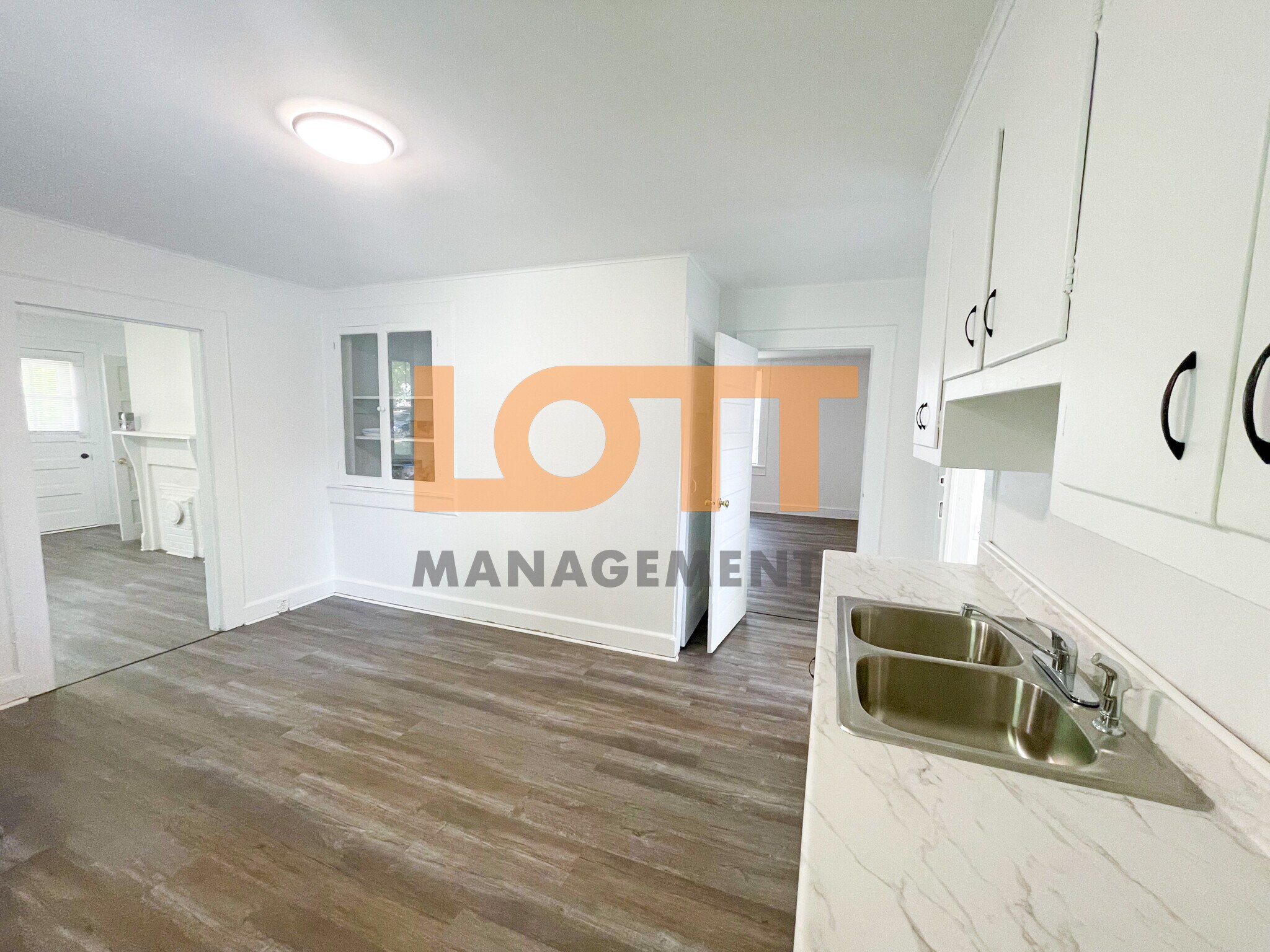 Building Photo - 276 Moore St