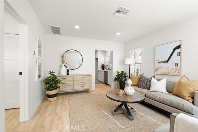 Building Photo - 267 Olive St