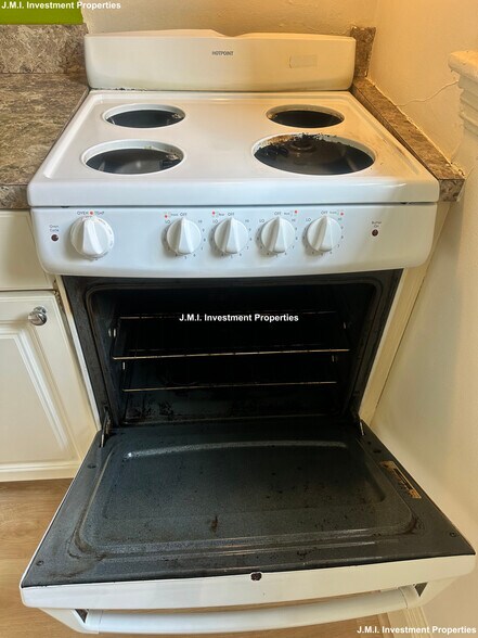 Building Photo - 90 Brainerd Rd