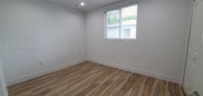 Building Photo - 3620 Thomas Ave