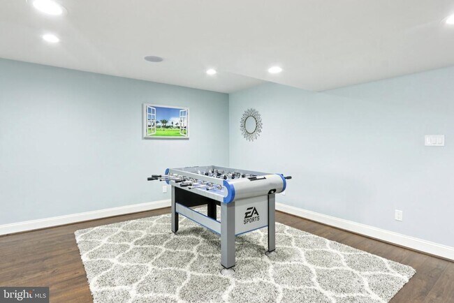 Building Photo - 1035 Thorndale Dr