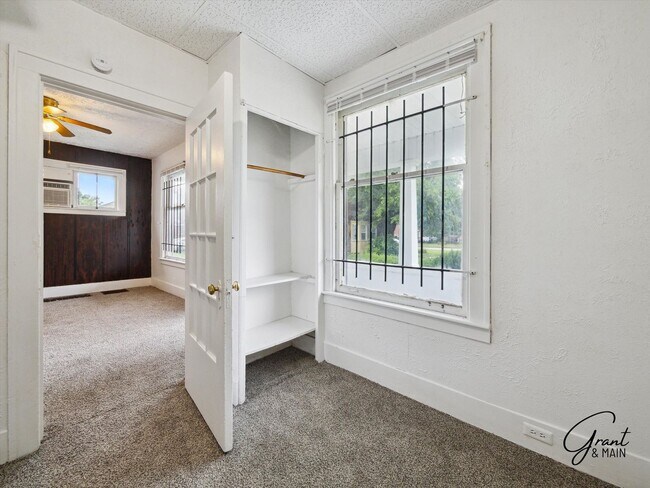 Building Photo - 14702 Winthrop St