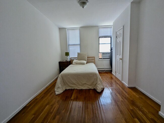 Building Photo - 374 2nd St