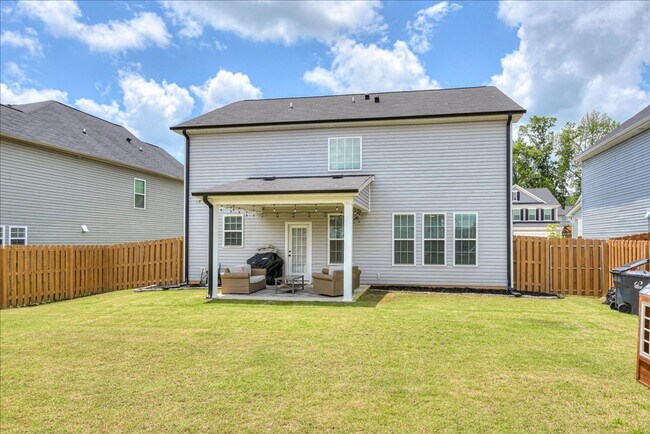 Building Photo - Beautiful Home in a Great Neighborhood