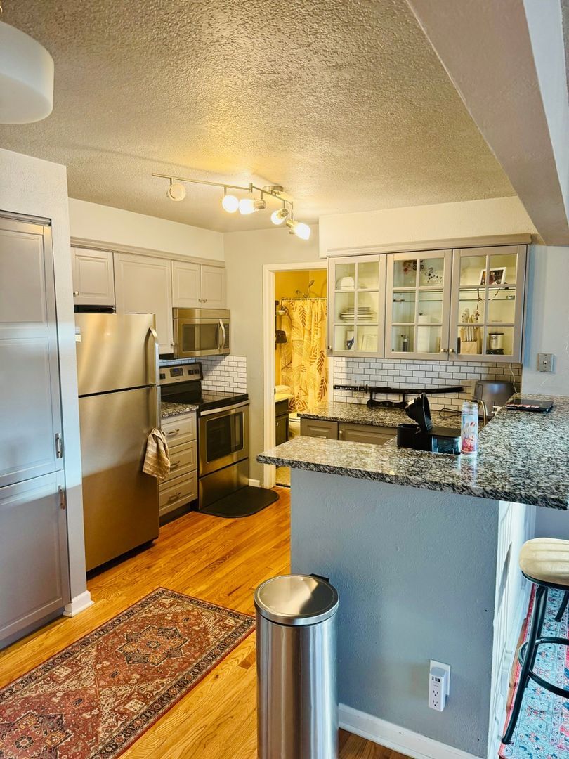 Building Photo - 13762 E Lehigh Ave