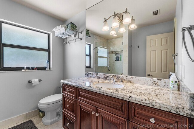 Building Photo - 1109 Bel Air Dr
