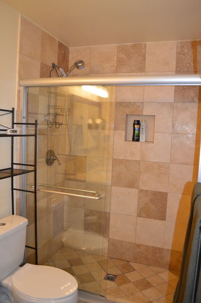 Building Photo - Casa de Oro in Little Tuscany, SEASONAL/MO...