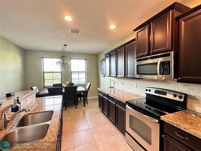 Building Photo - 5115 Gramercy Square Dr