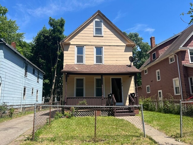 Primary Photo - 72 Lincoln Ave