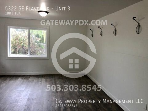 Building Photo - 5322 SE Flavel Dr