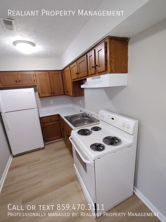 Building Photo - 31 Hurley St