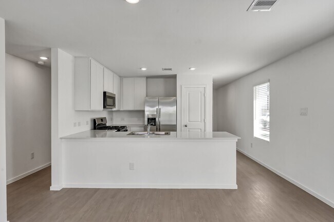 Building Photo - 29635 Knollwood Bay Rd