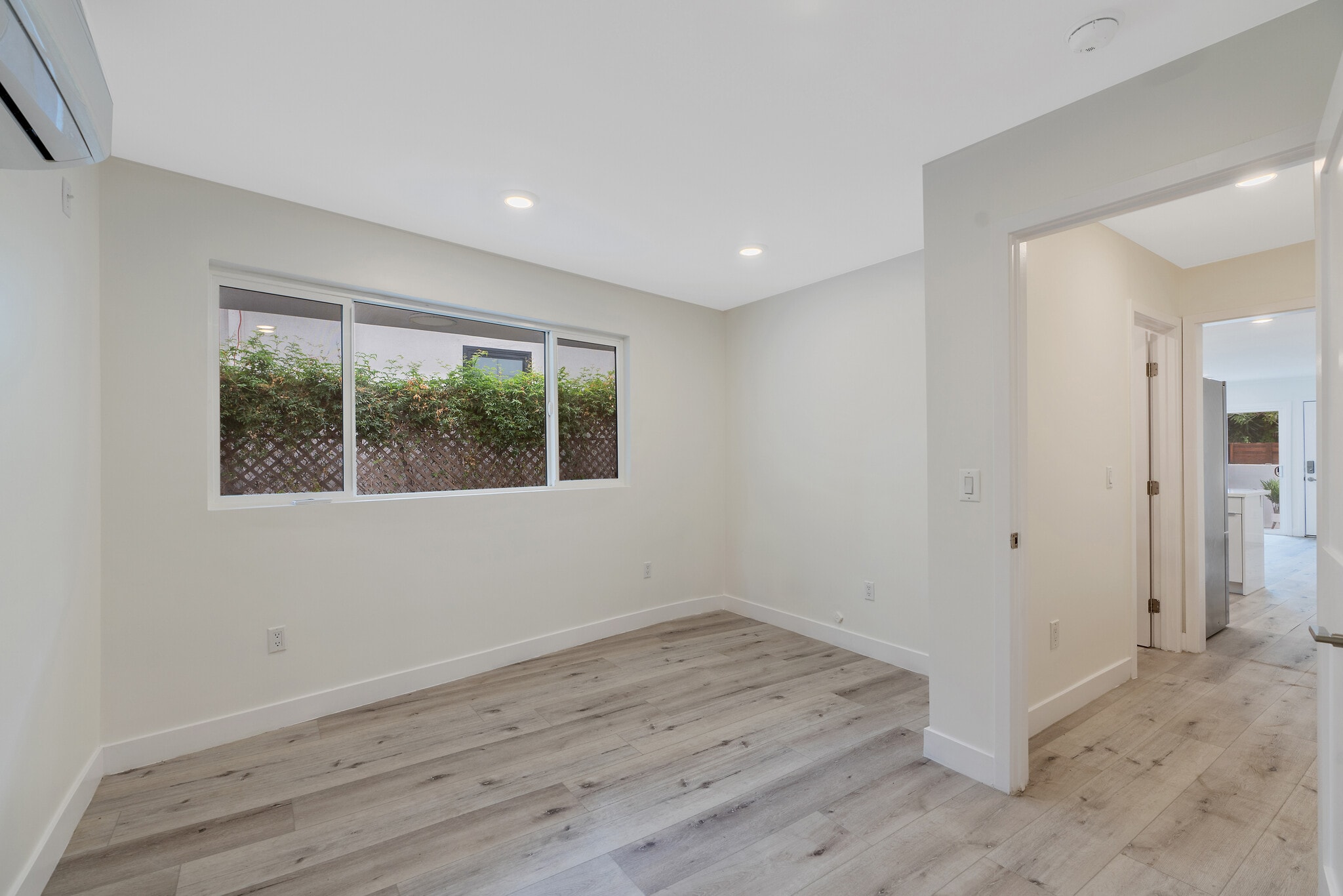Building Photo - 1025 Pleasantview Ave