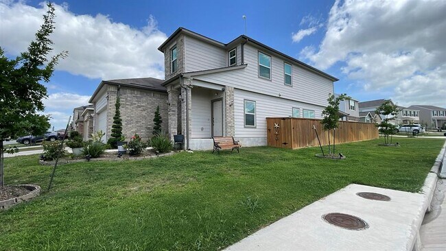 Building Photo - 204 Bronco Billy Dr