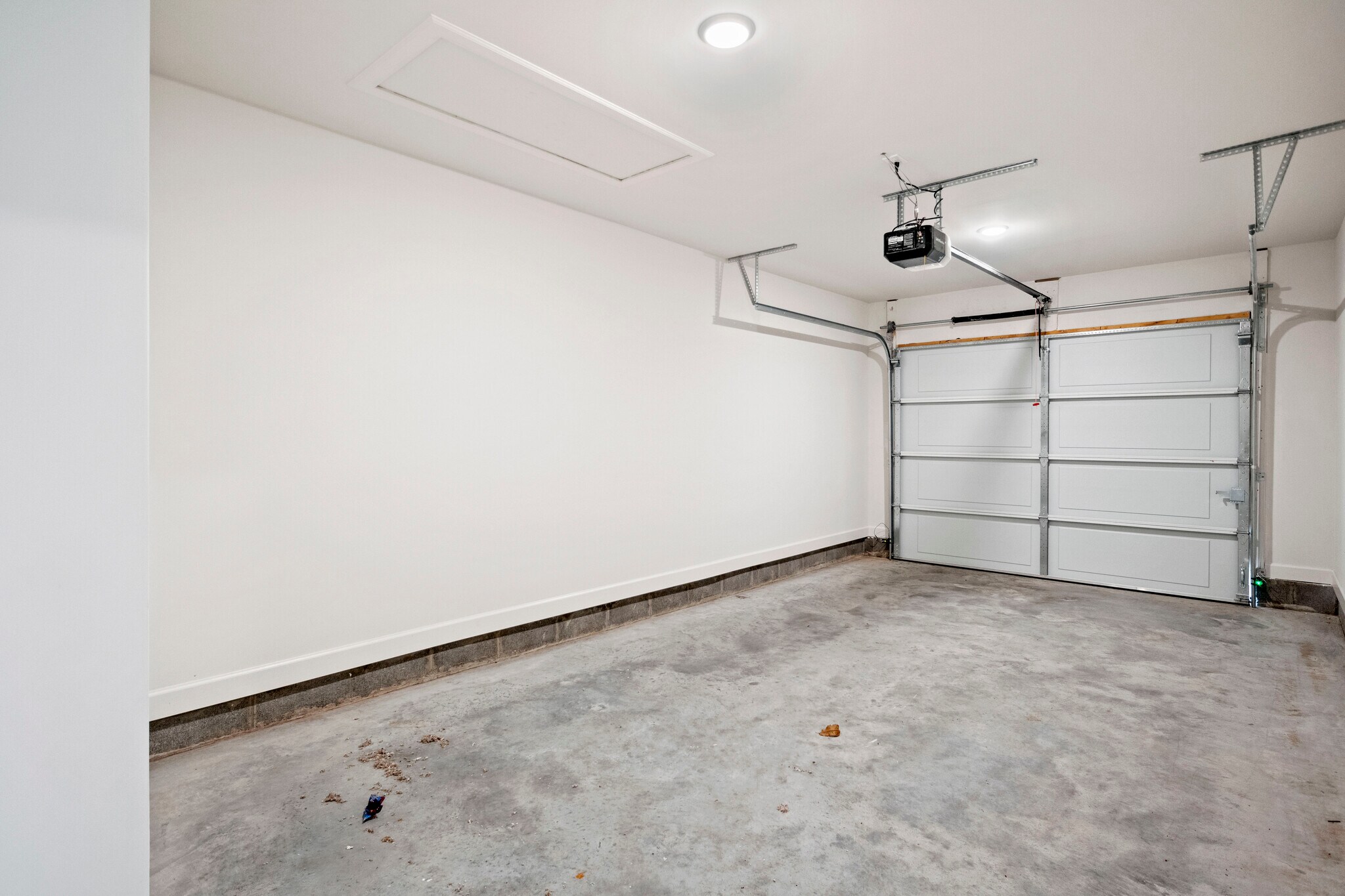 Garage - 7219 Howard Bennett Way
