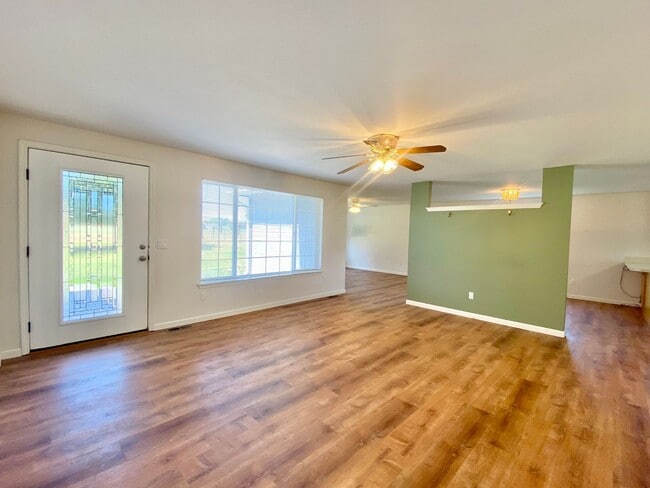 Building Photo - 3 Bedroom Home in Rural West Valley