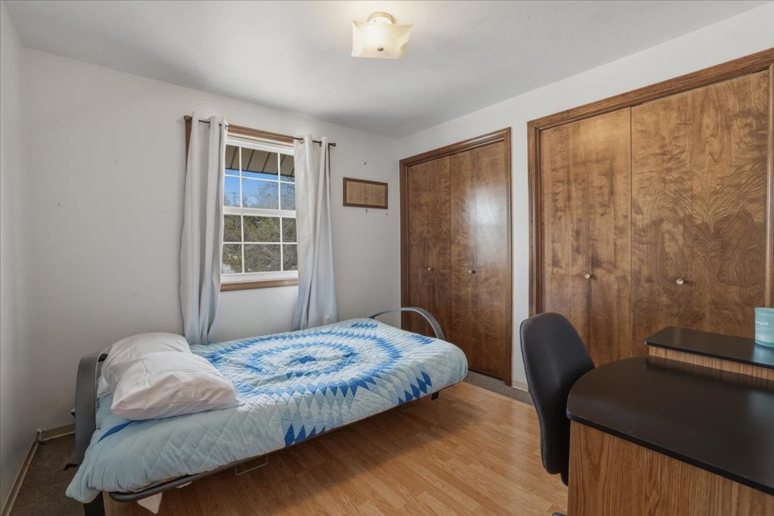 Building Photo - 925 S Haskett St