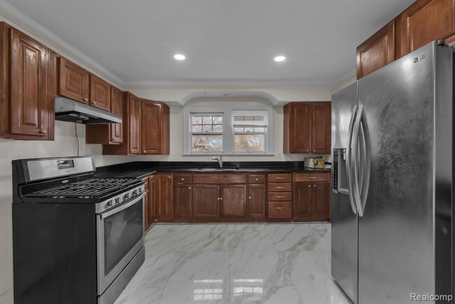 Building Photo - 3524 S Haggerty Rd