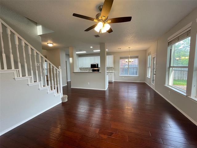 Building Photo - 2713 Chatsworth Dr