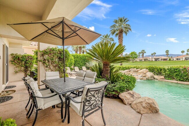Building Photo - 727 Arrowhead Dr