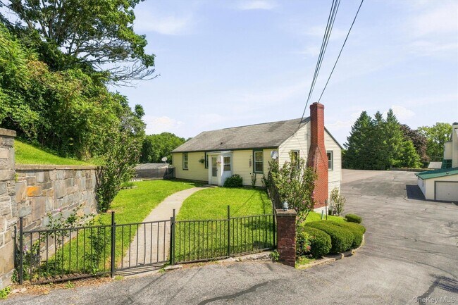 Building Photo - 36 Old Indian Rd
