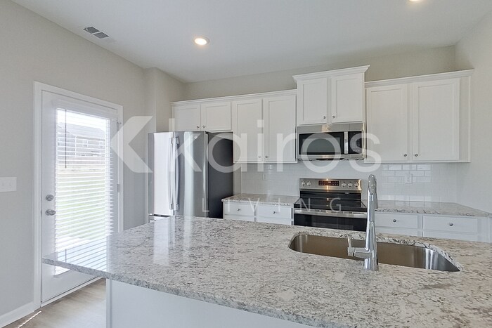 Building Photo - 895 Silent Barge Cv