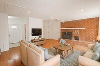 Building Photo - 209 Belair Dr