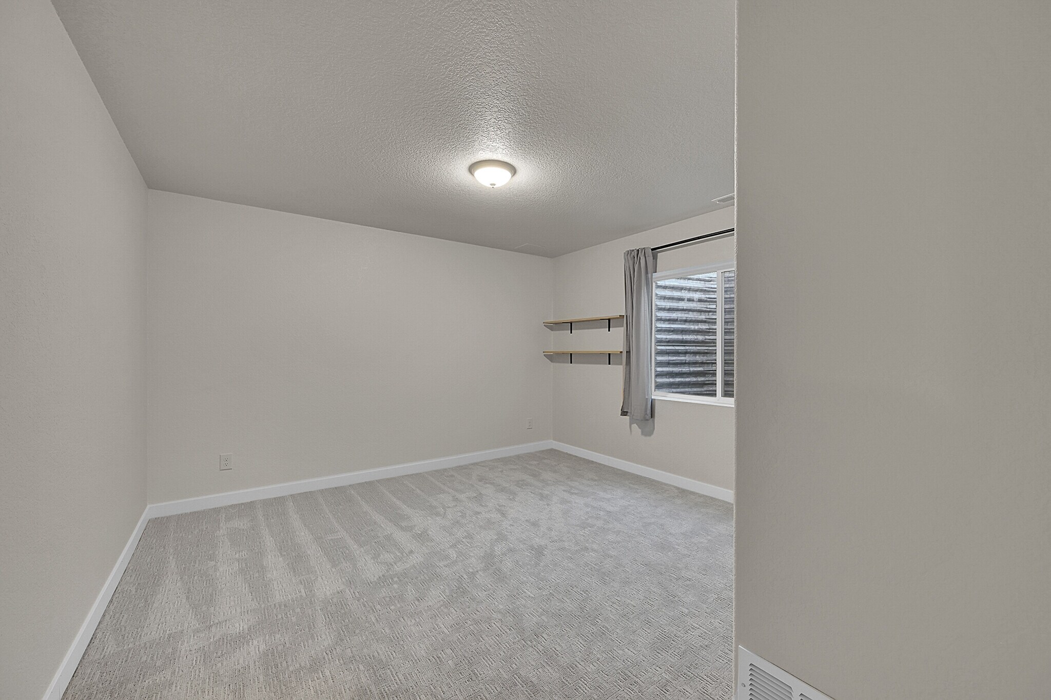 Building Photo - 16556 Hallmark Trl