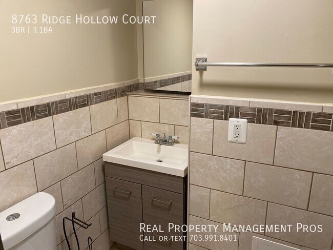 Building Photo - 8763 Ridge Hollow Ct