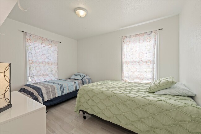 Building Photo - 1310 Harris Way