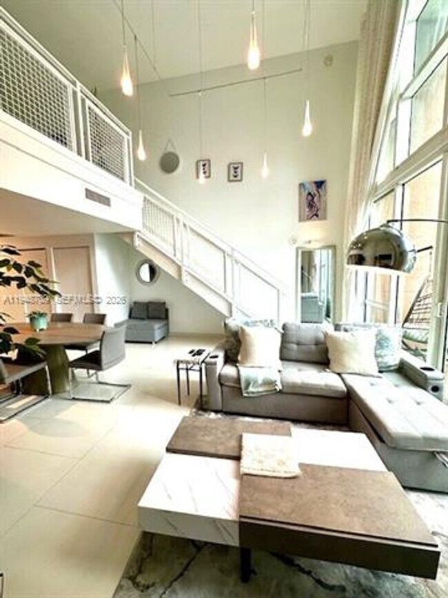 Building Photo - 253 NE 2nd St