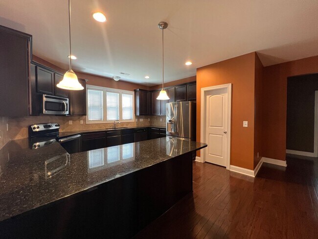 Building Photo - Beautiful 4 Bedroom, 3 Bath Home in Hope M...