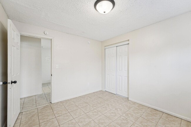 Building Photo - 17256 Kenyon St NE