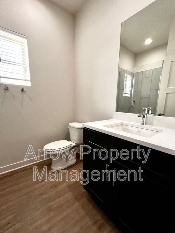 Building Photo - 1161 Claude Rd