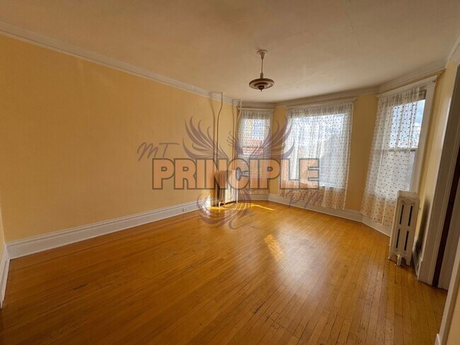 Building Photo - 805-807 W Galena St
