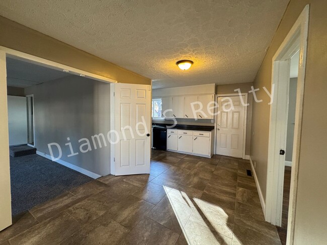 Building Photo - MOVE IN SPECIAL:  $200 OFF FIRST MONTHS' RENT