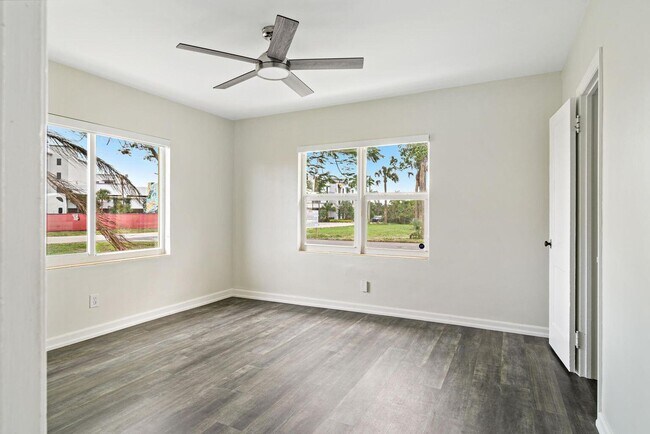 Building Photo - 1205 Longwood St